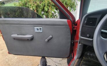 Toyoya-pick-up-1994-red-11