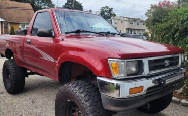 Toyoya-pick-up-1994-red