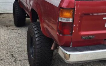 Toyoya-pick-up-1994-red-4
