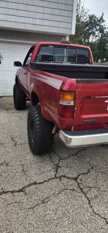 Toyoya-pick-up-1994-red-4