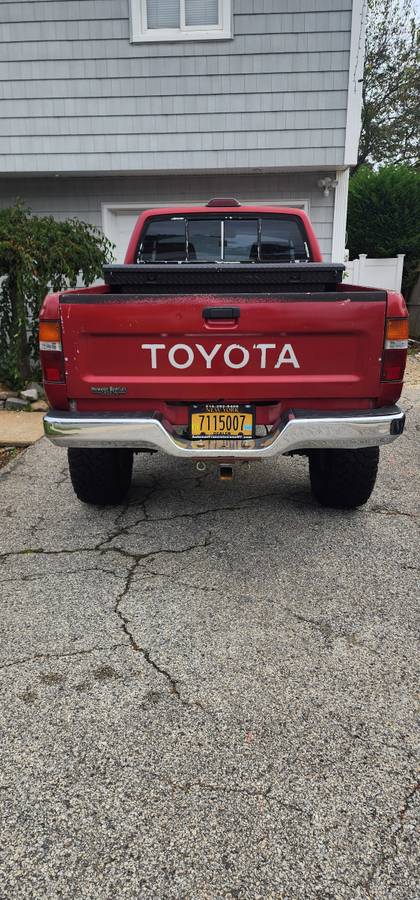 Toyoya-pick-up-1994-red-6