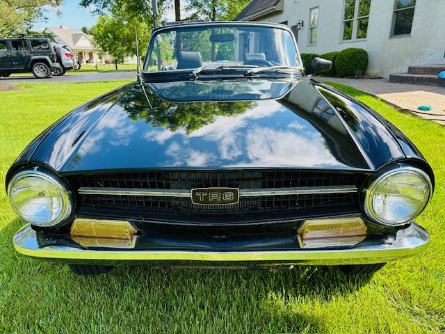 Tr6-1970-black-2