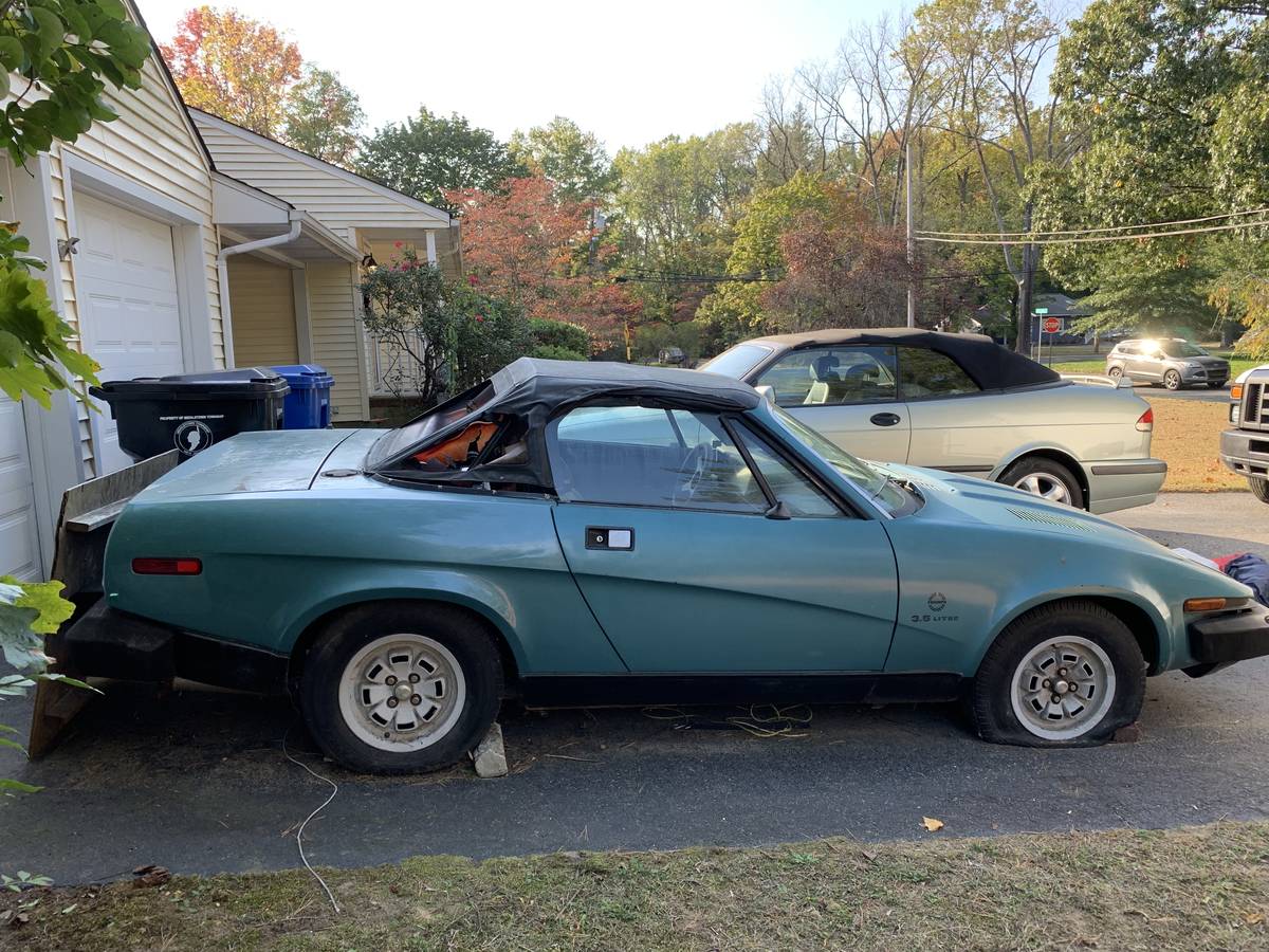 Triumph-1980-blue-1