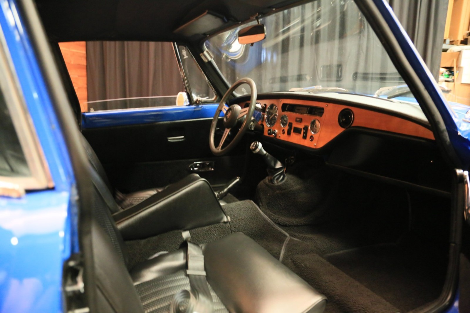 Triumph-GT6-1973-Coupe-15