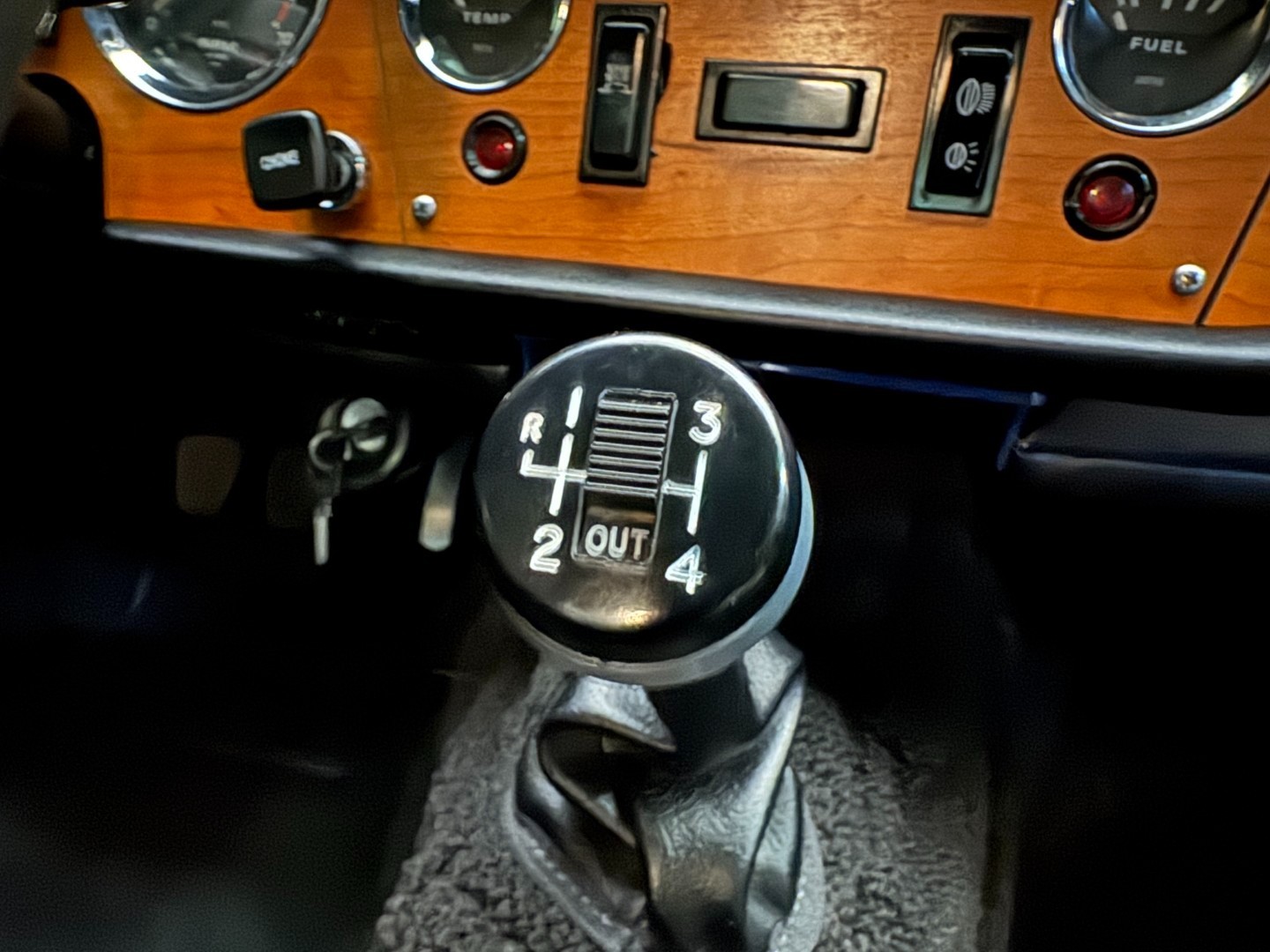 Triumph-GT6-1973-Coupe-16