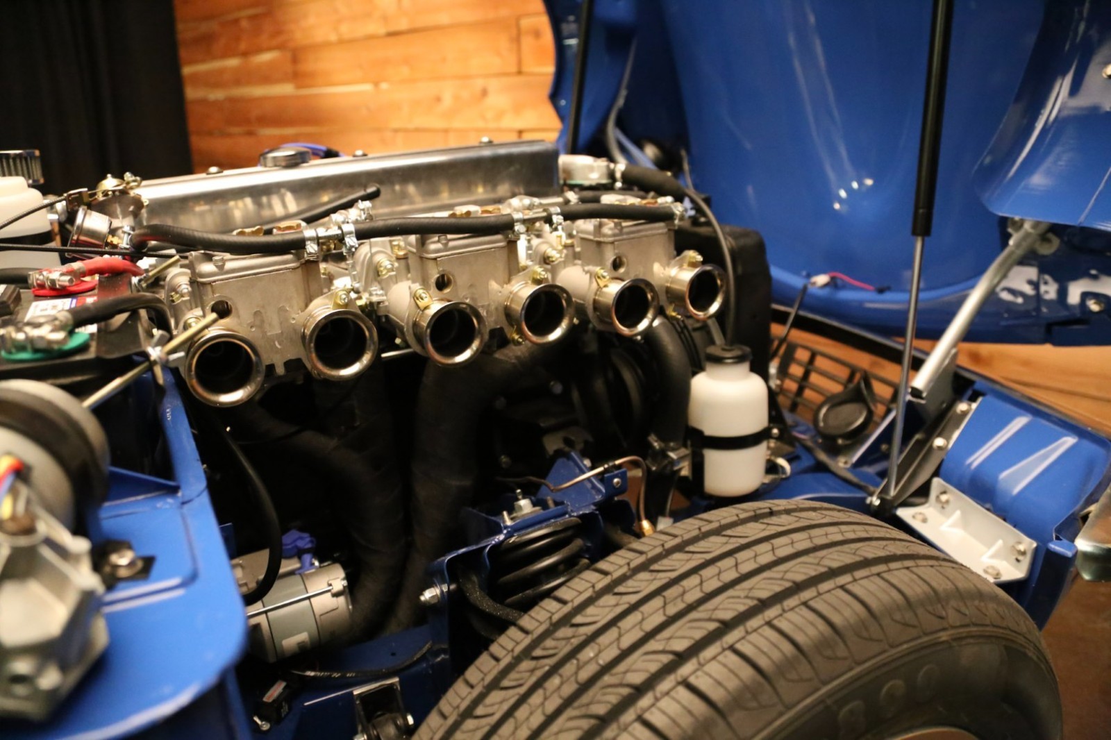 Triumph-GT6-1973-Coupe-27