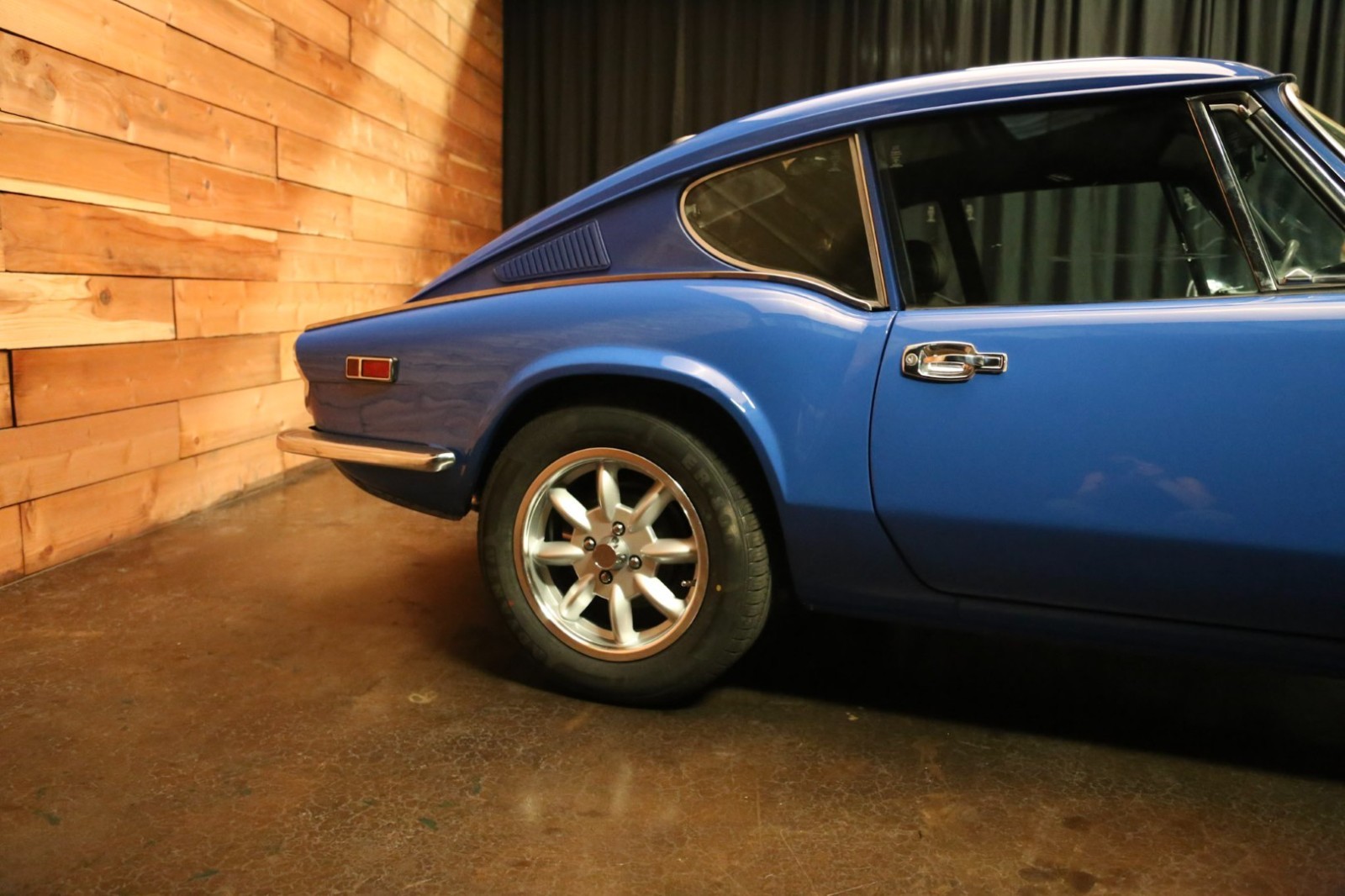 Triumph-GT6-1973-Coupe-3