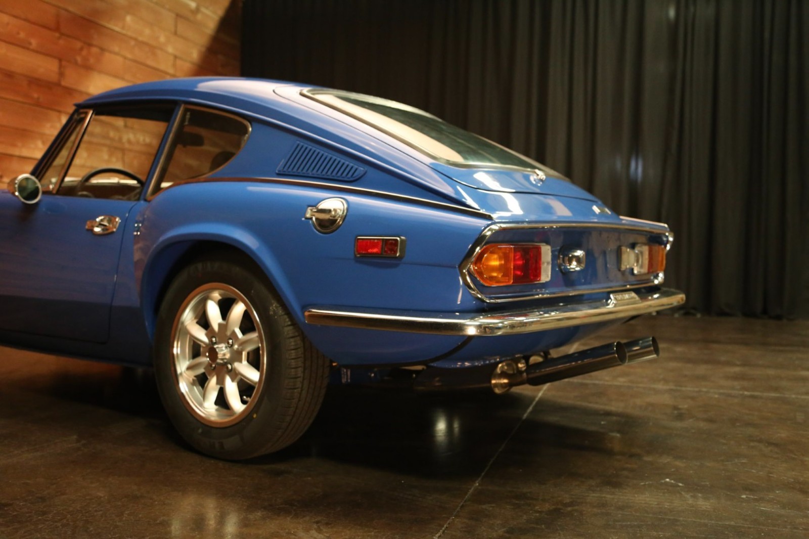 Triumph-GT6-1973-Coupe-6
