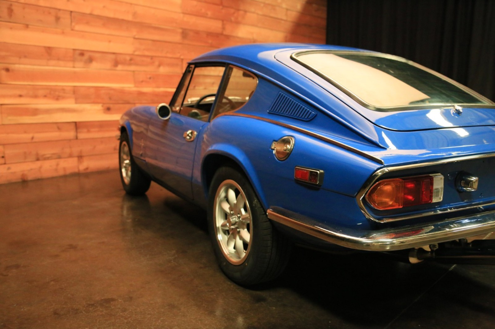 Triumph-GT6-1973-Coupe-7