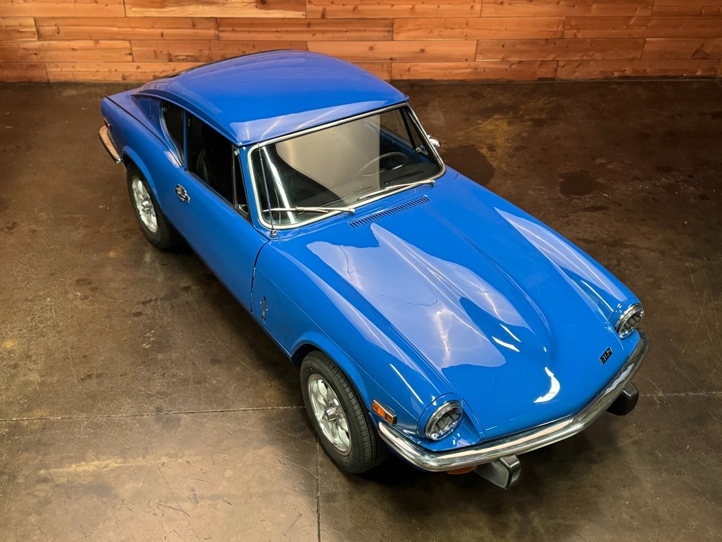 Triumph-GT6-1973-Coupe-9
