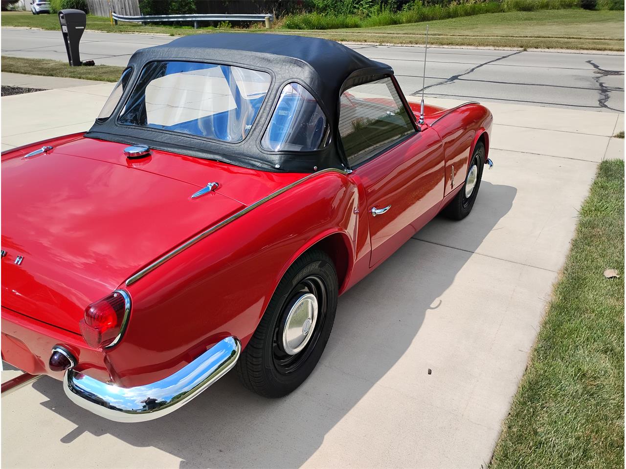 Triumph-Spitfire-1963-Red-Black-1