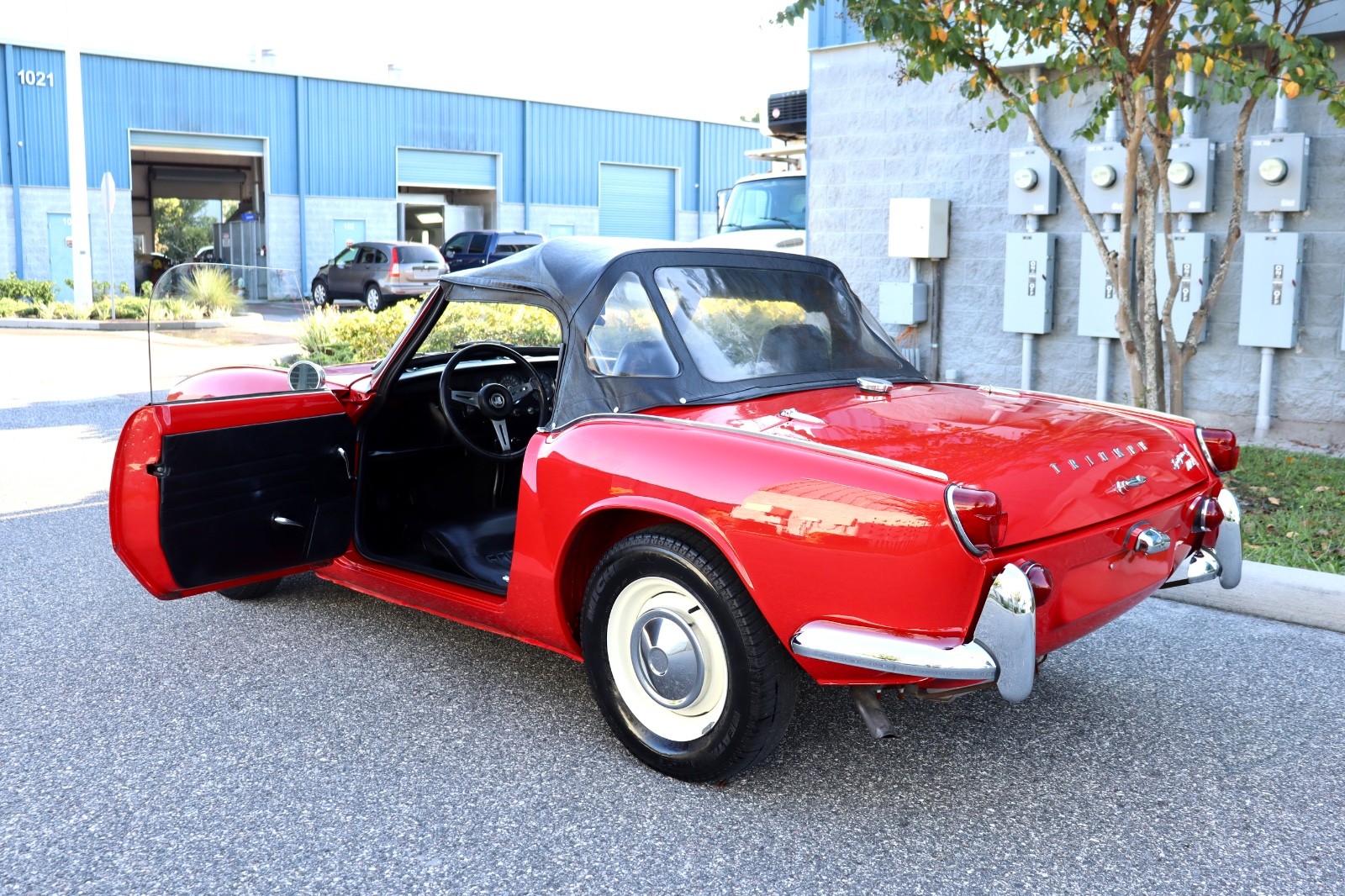 Triumph-Spitfire-1966-Convertible-10