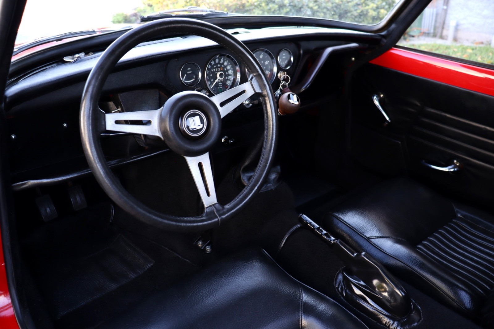 Triumph-Spitfire-1966-Convertible-11