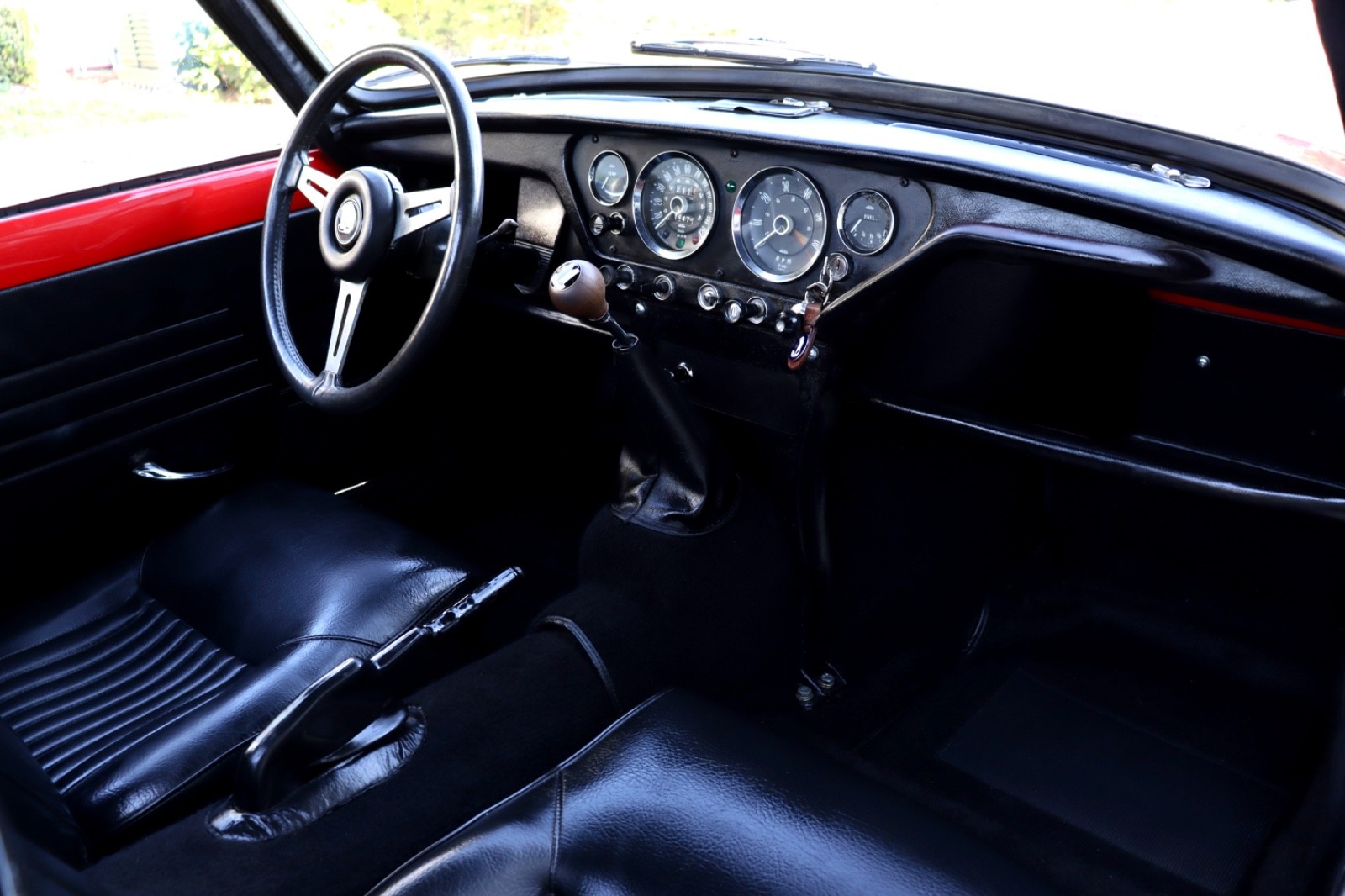 Triumph-Spitfire-1966-Convertible-15