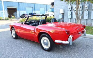 Triumph-Spitfire-1966-Convertible-25