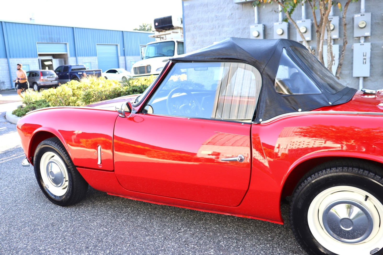 Triumph-Spitfire-1966-Convertible-8