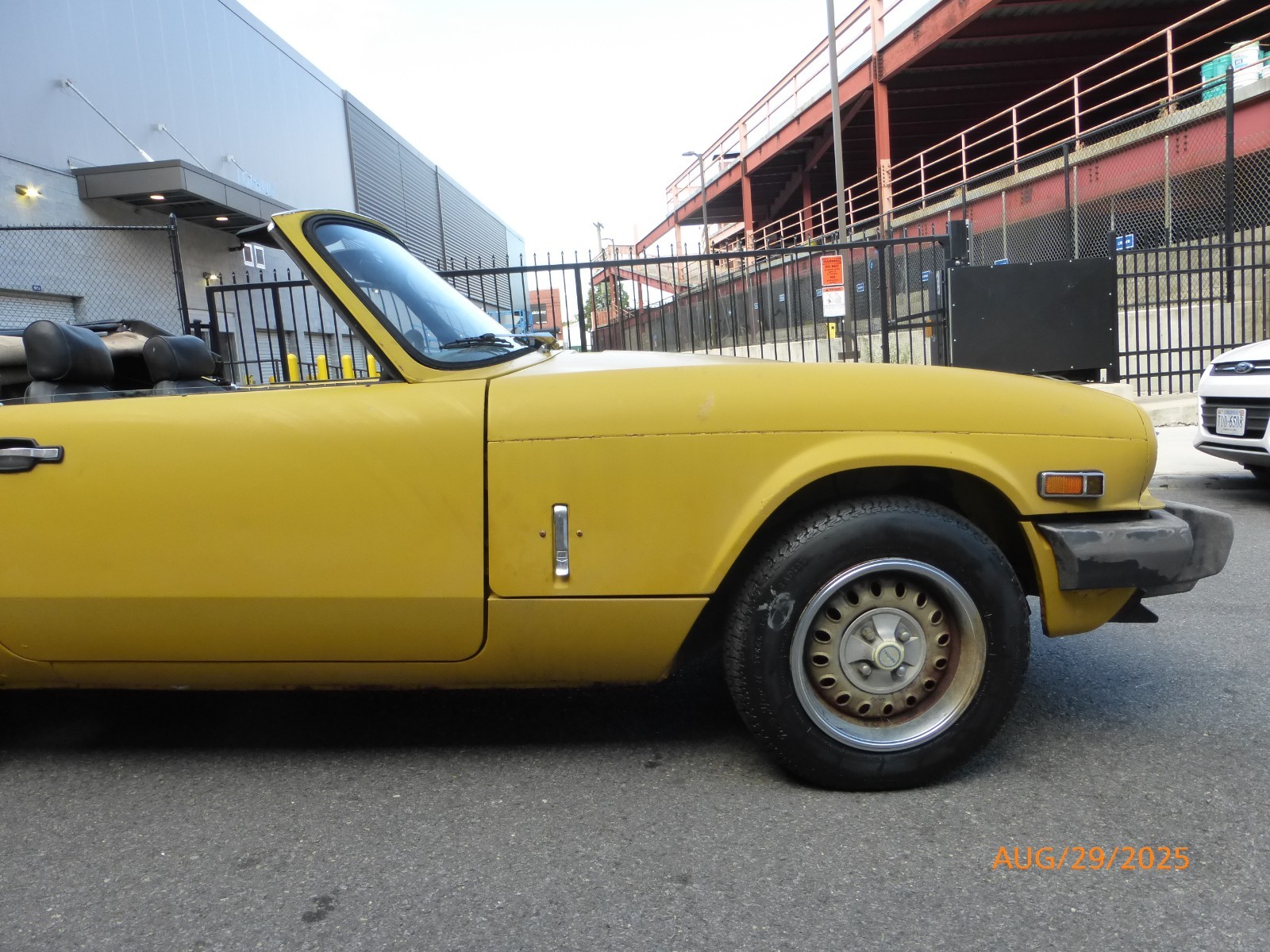 Triumph-Spitfire-1980-Convertible-13