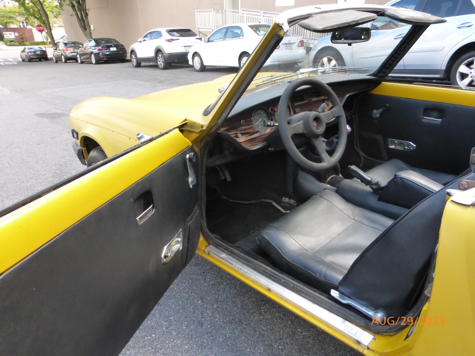 Triumph-Spitfire-1980-Convertible-14