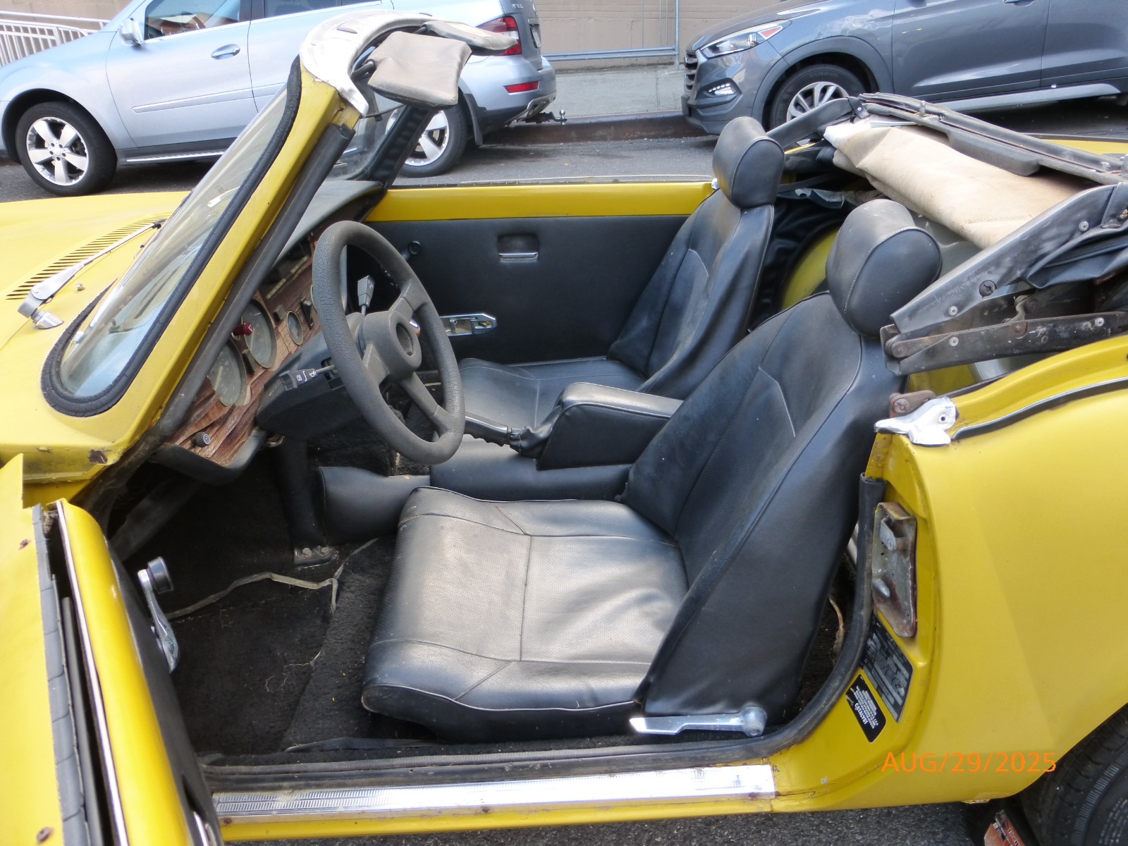 Triumph-Spitfire-1980-Convertible-15
