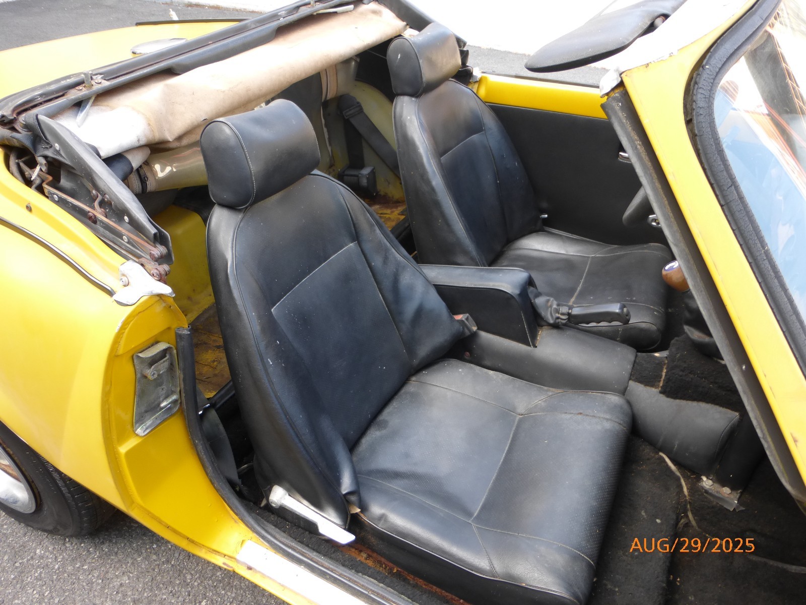 Triumph-Spitfire-1980-Convertible-16