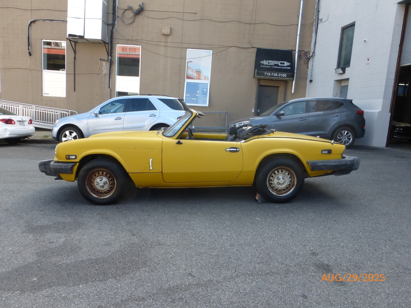 Triumph-Spitfire-1980-Convertible-2