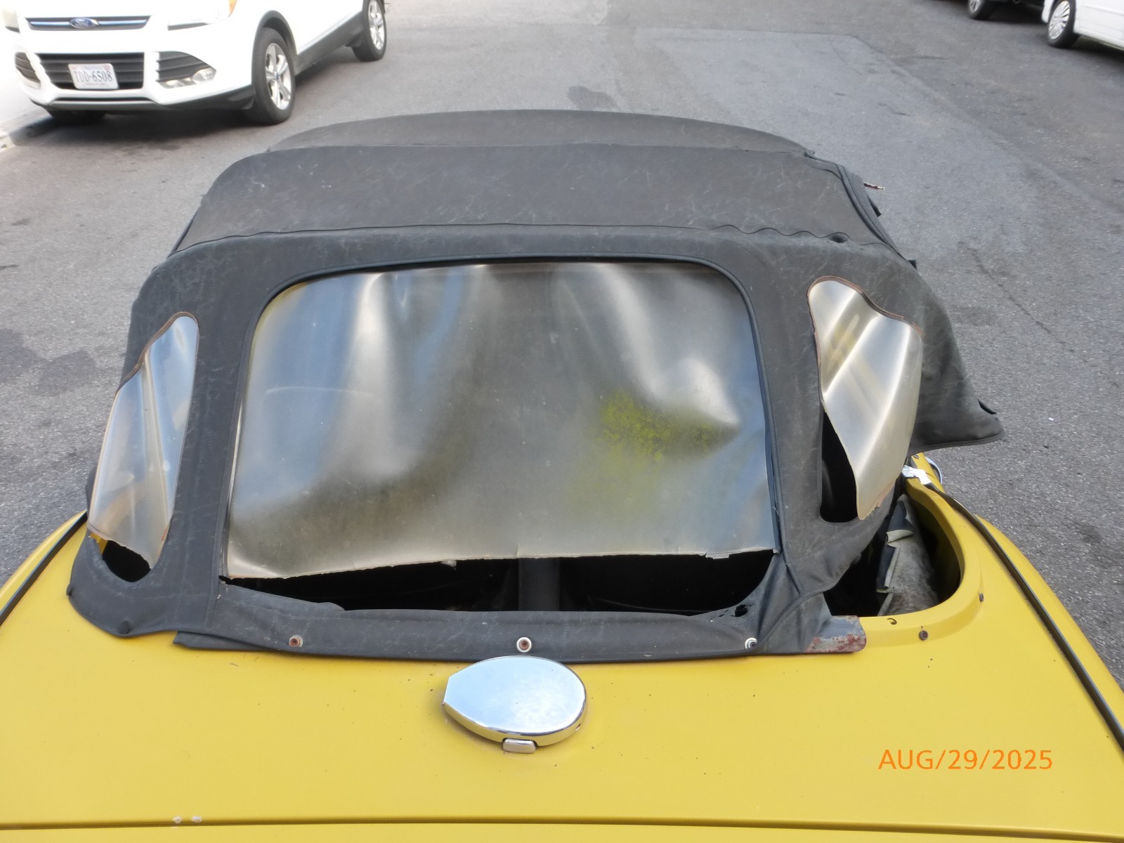 Triumph-Spitfire-1980-Convertible-27