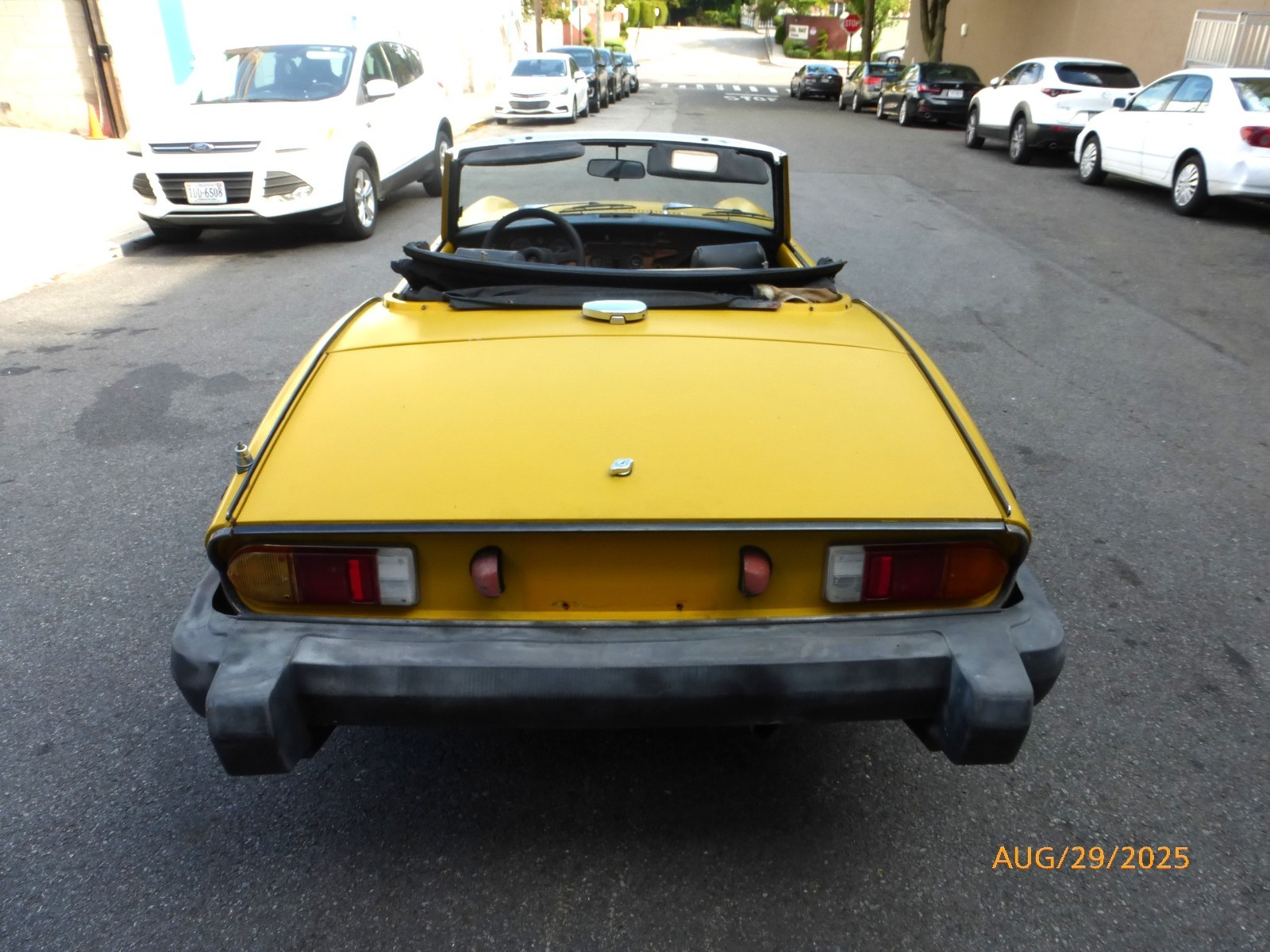 Triumph-Spitfire-1980-Convertible-3