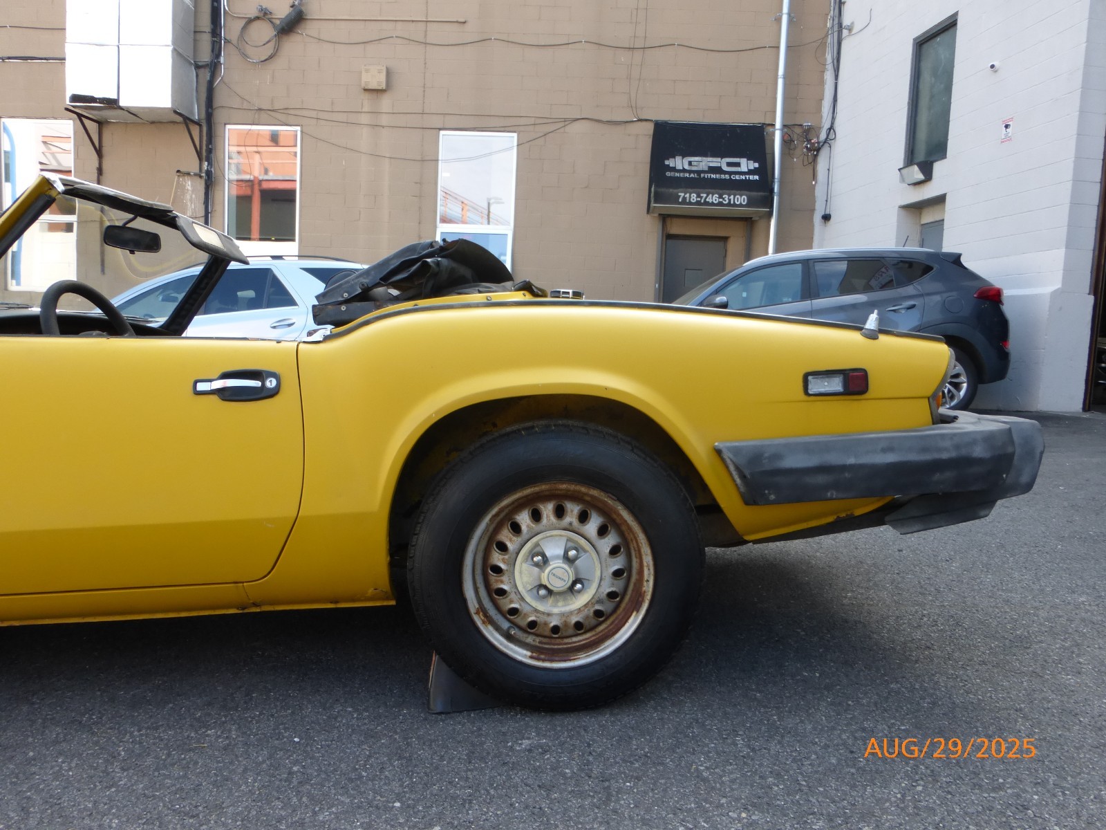 Triumph-Spitfire-1980-Convertible-9