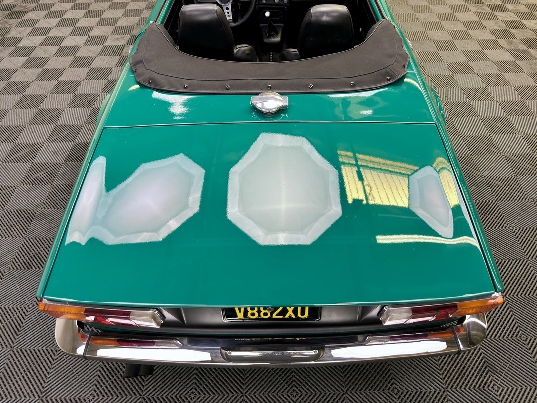 Triumph-TR-6-1972-Convertible-13