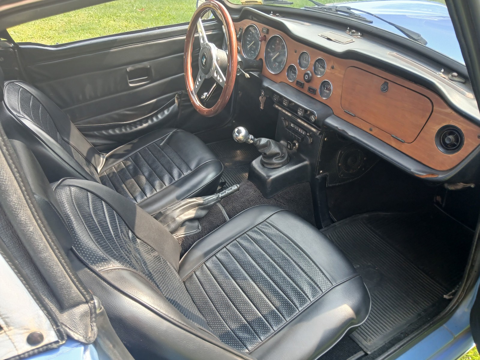 Triumph-TR-6-1973-Convertible-10