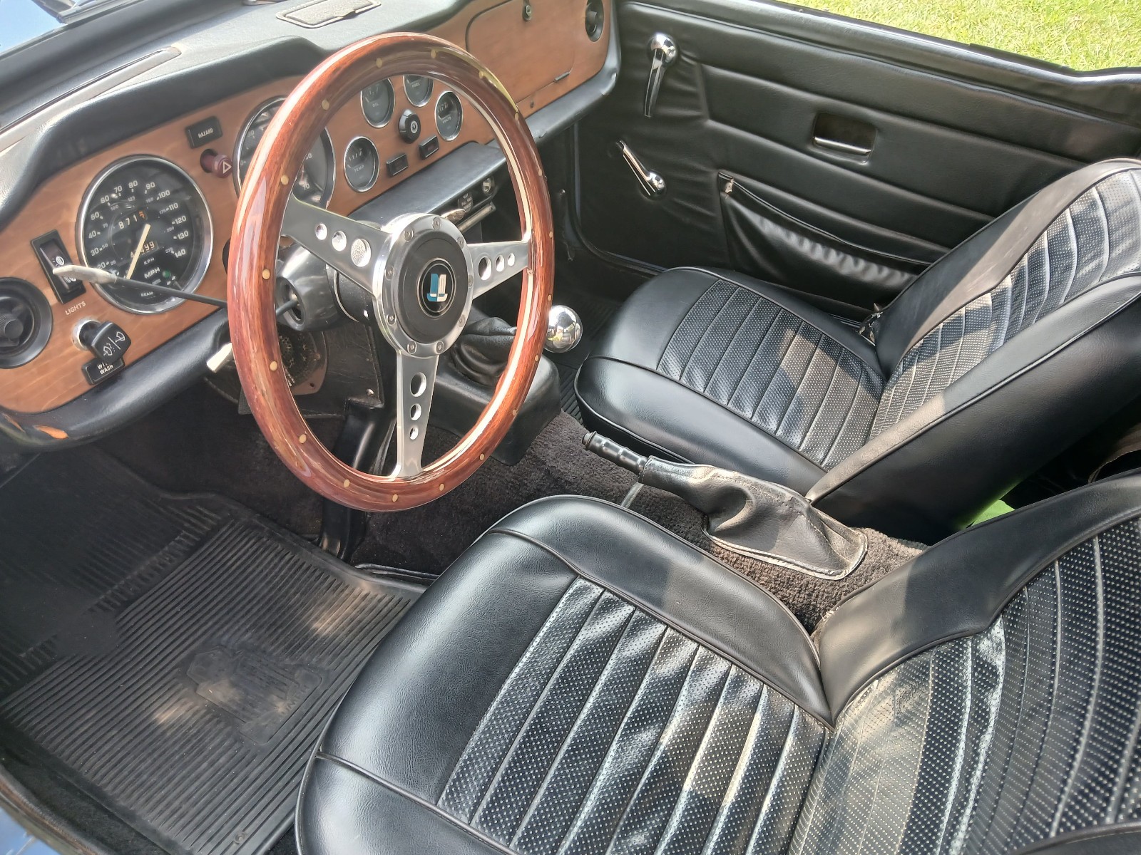 Triumph-TR-6-1973-Convertible-12