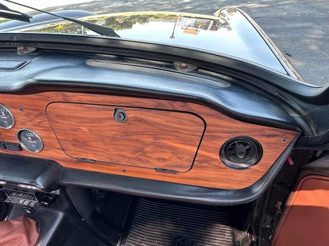 Triumph-TR-6-1973-Convertible-15