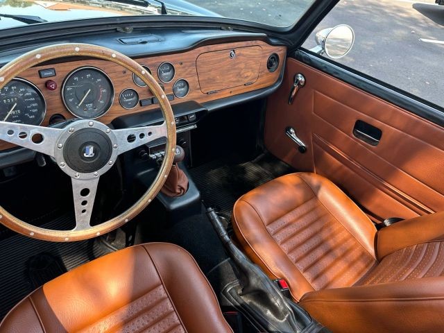 Triumph-TR-6-1973-Convertible-24