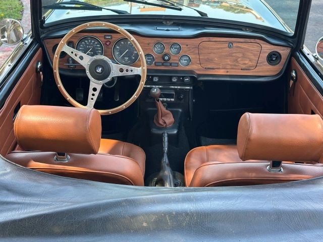 Triumph-TR-6-1973-Convertible-25