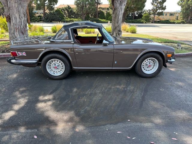 Triumph-TR-6-1973-Convertible-30