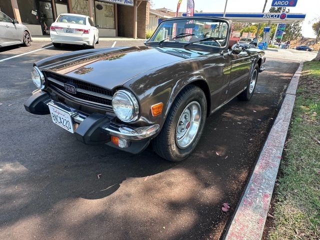 Triumph-TR-6-1973-Convertible-7