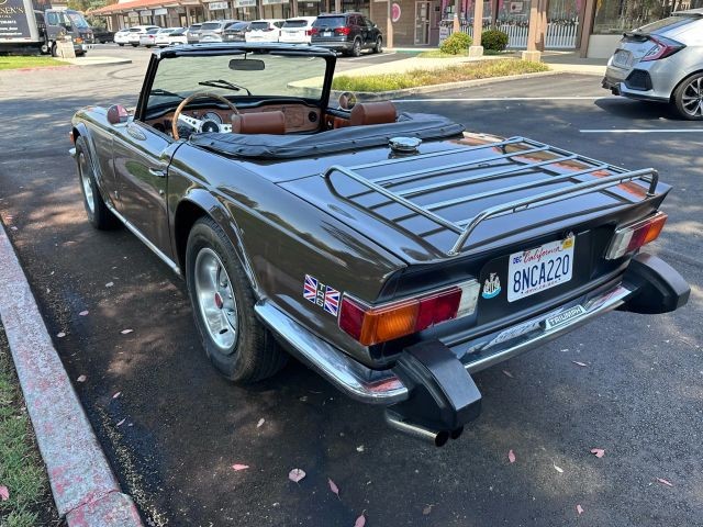 Triumph-TR-6-1975-Convertible-5