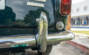 Triumph-TR250-1968-17