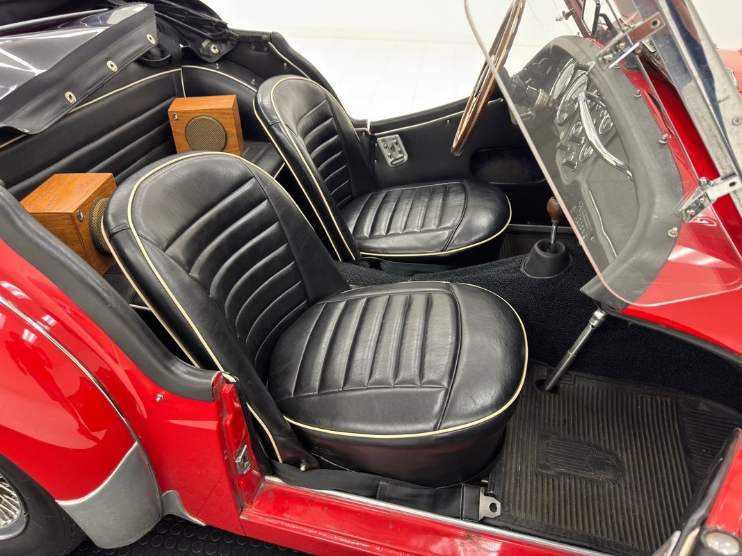 Triumph-TR3-1960-Roadster-37