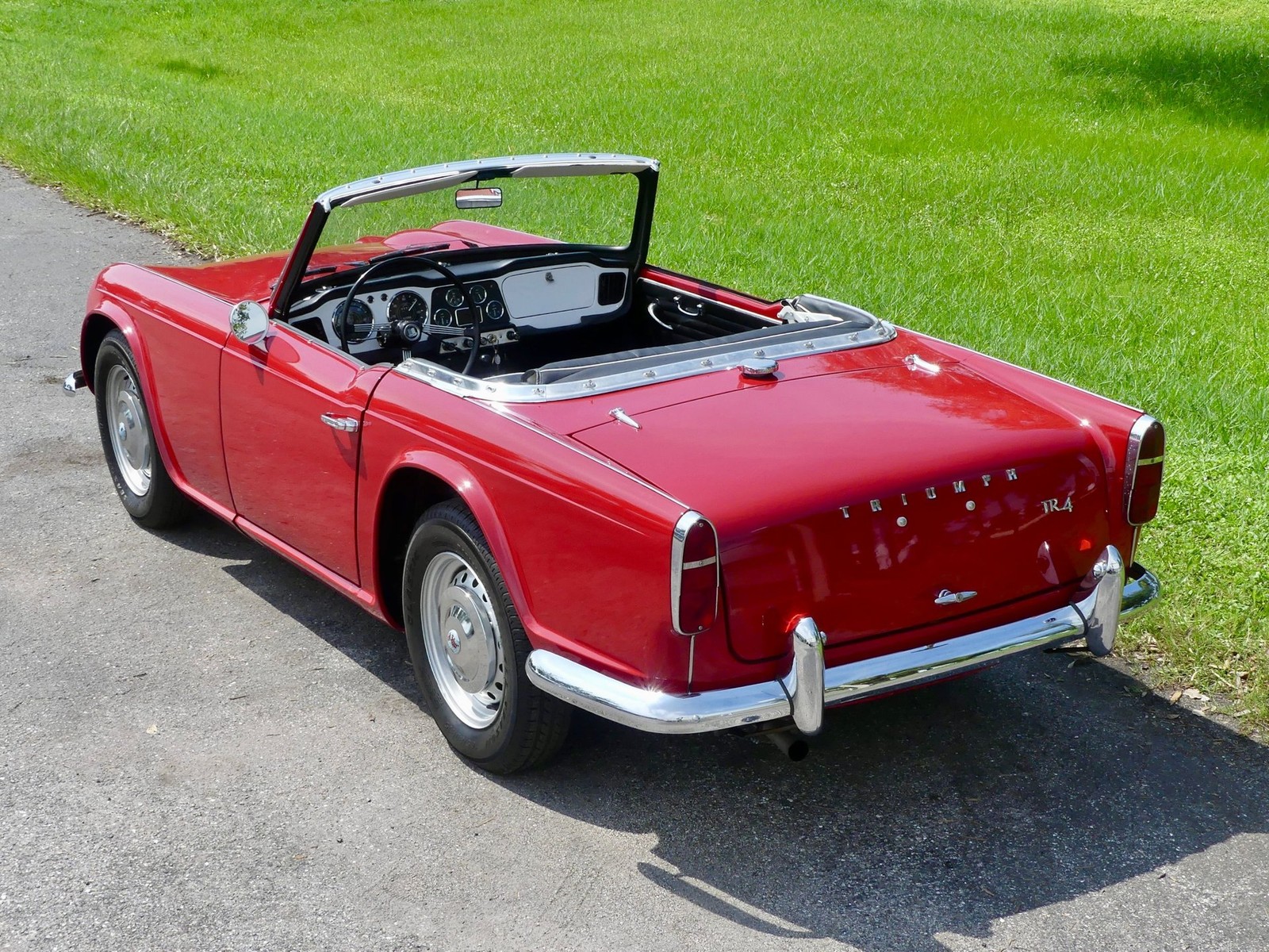 Triumph-TR4-1964-Convertible-13