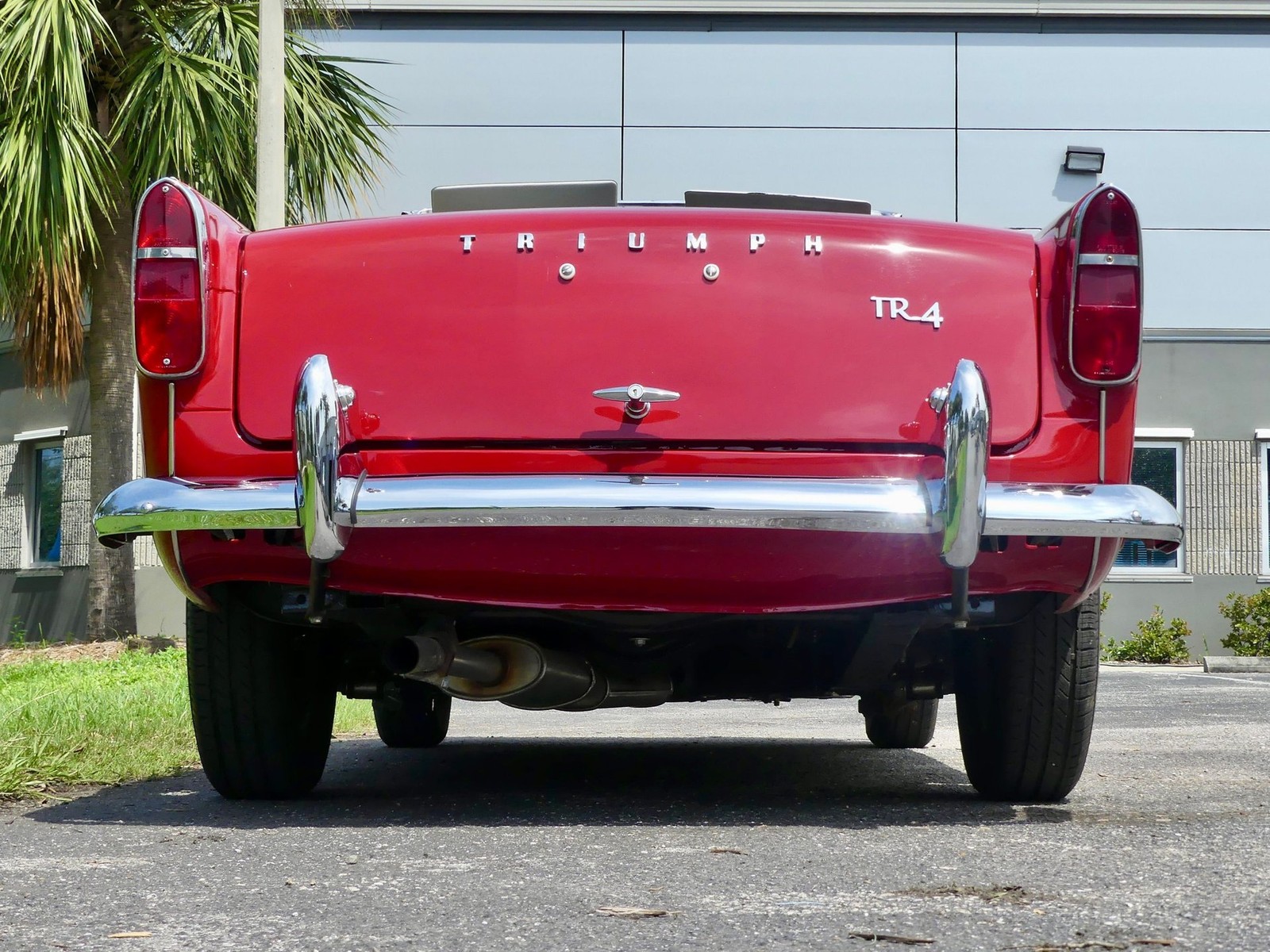 Triumph-TR4-1964-Convertible-17