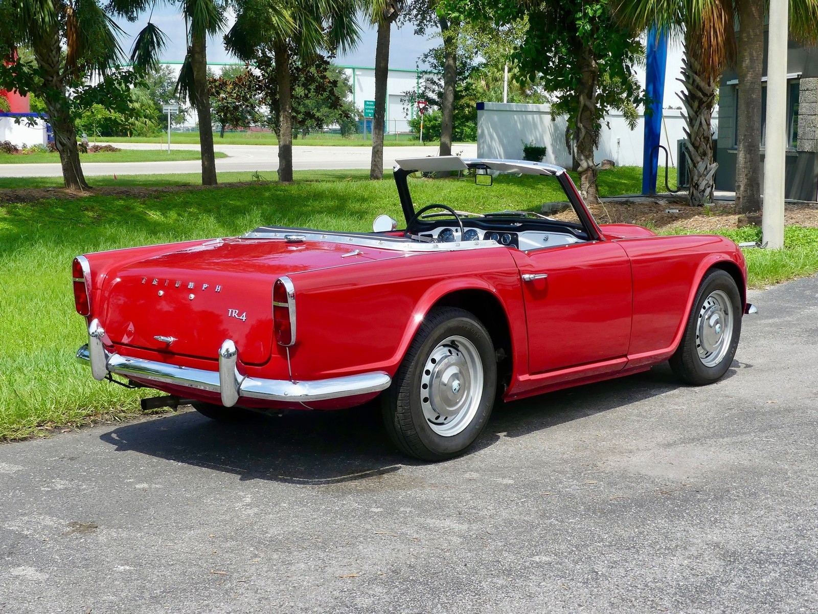 Triumph-TR4-1964-Convertible-18