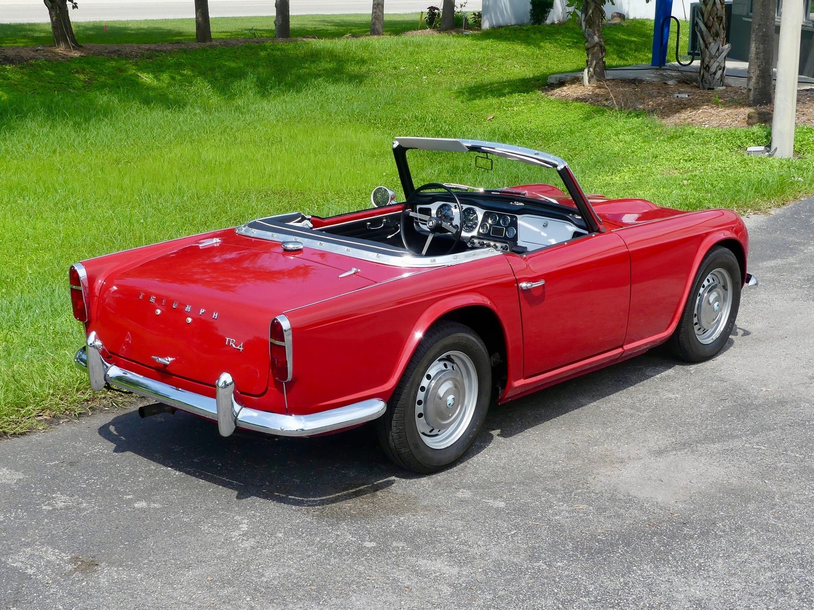 Triumph-TR4-1964-Convertible-19