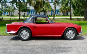Triumph-TR4-1964-Convertible-2