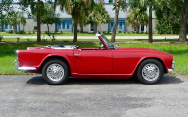 Triumph-TR4-1964-Convertible-21