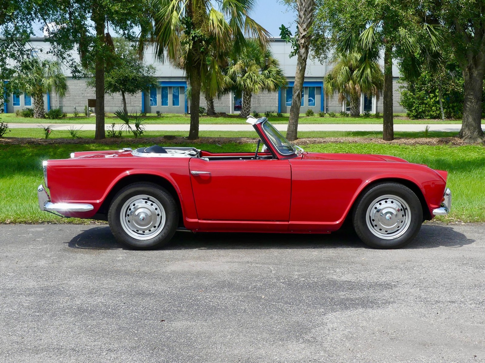Triumph-TR4-1964-Convertible-21