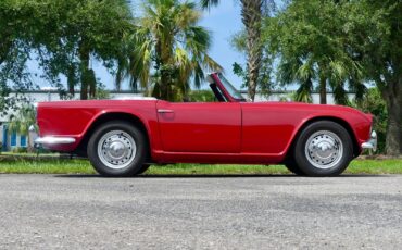 Triumph-TR4-1964-Convertible-23