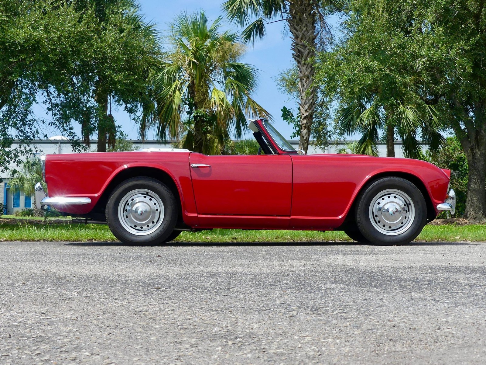 Triumph-TR4-1964-Convertible-23