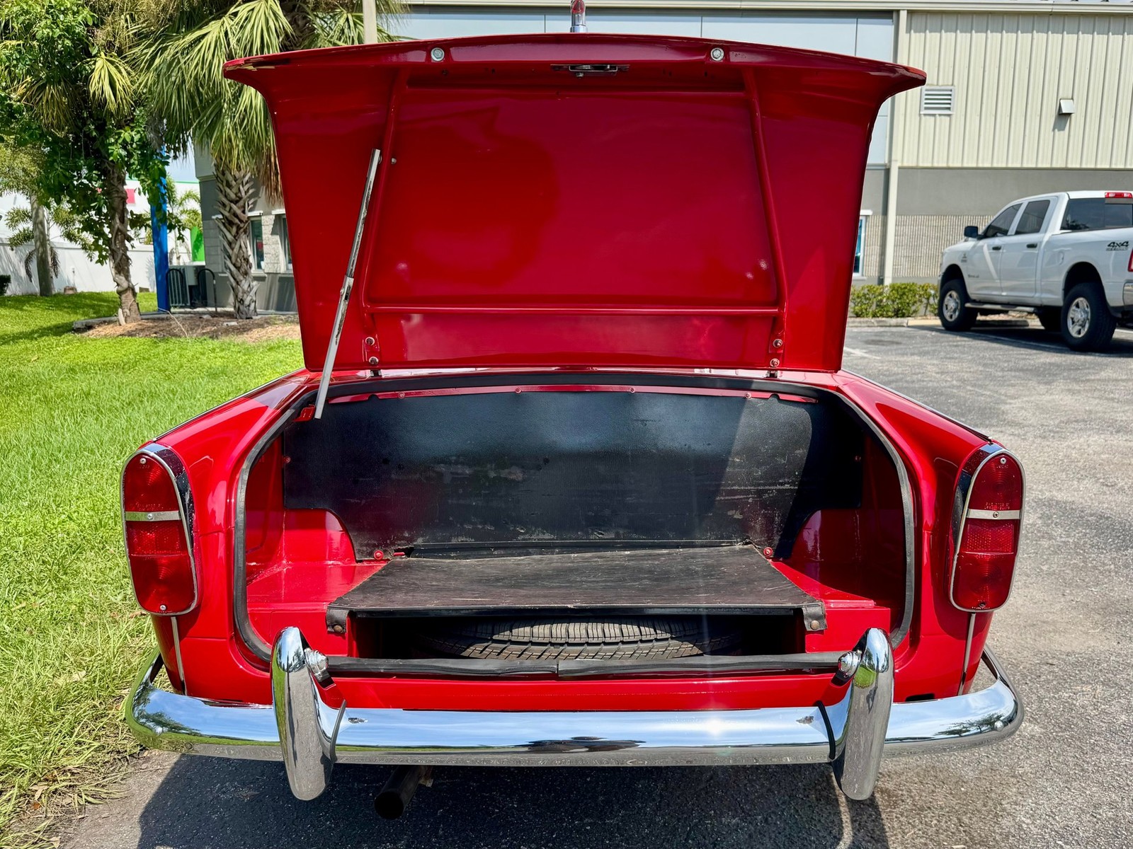 Triumph-TR4-1964-Convertible-4