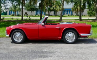Triumph-TR4-1964-Convertible-9